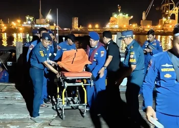 Satpolairud Polres Gresik Terus Cari 2 ABK yang Hilang Pasca-Perahu Tenggelam