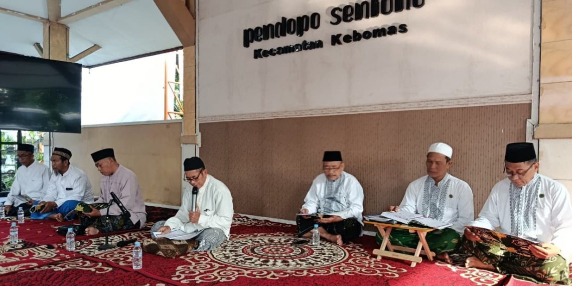 MUI – Pemcam Kebomas Gelar Khotmil Qur’an