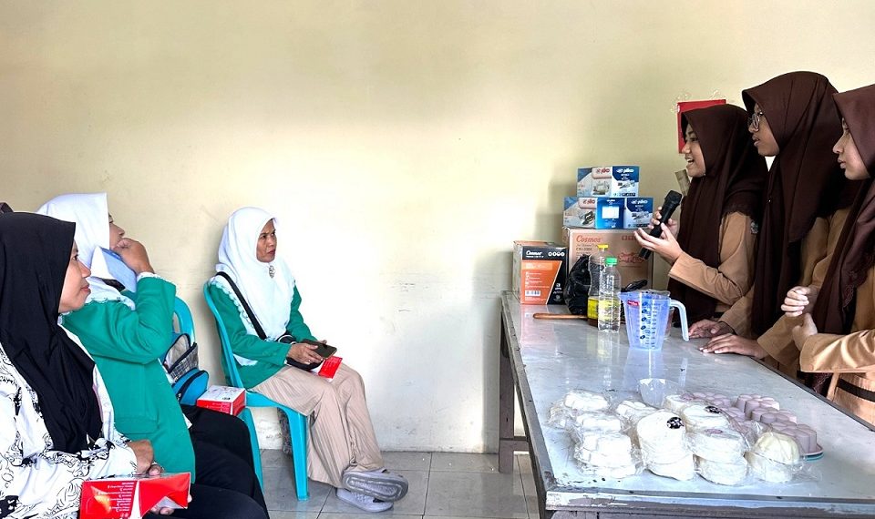 Siswa SMP Al Muslim Sidoarjo Wujudkan Kontribusi Nyata Kepada Masyarakat  