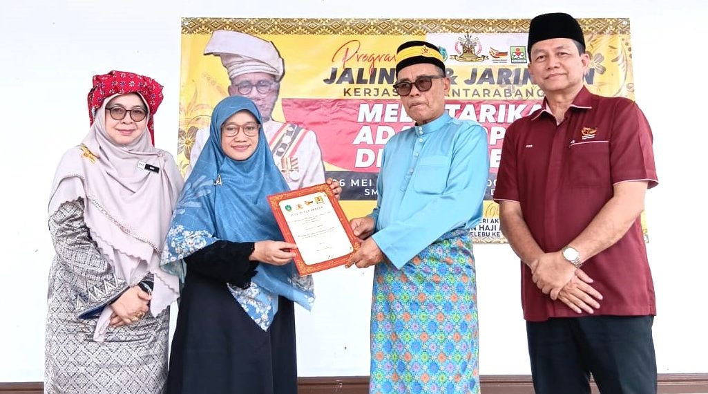 Sister School Siswa SMPIT Insan Kamil Sidoarjo Disambut Oleh Raja Negeri Sembilan Malaysia