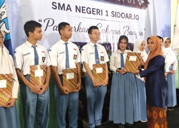 ‘Gema Swara Kelana’ SMA Negeri 1 Sidoarjo ke 61 Pancarkan Cayaha Bangsa