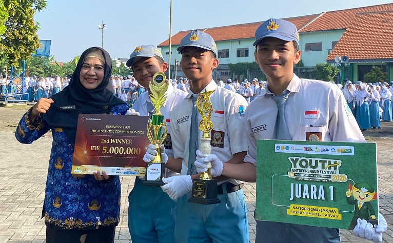 Hanya Sepekan, Tim Riset SMA Negeri 3 Sidoarjo Borong 4 Penghargaan Nasional