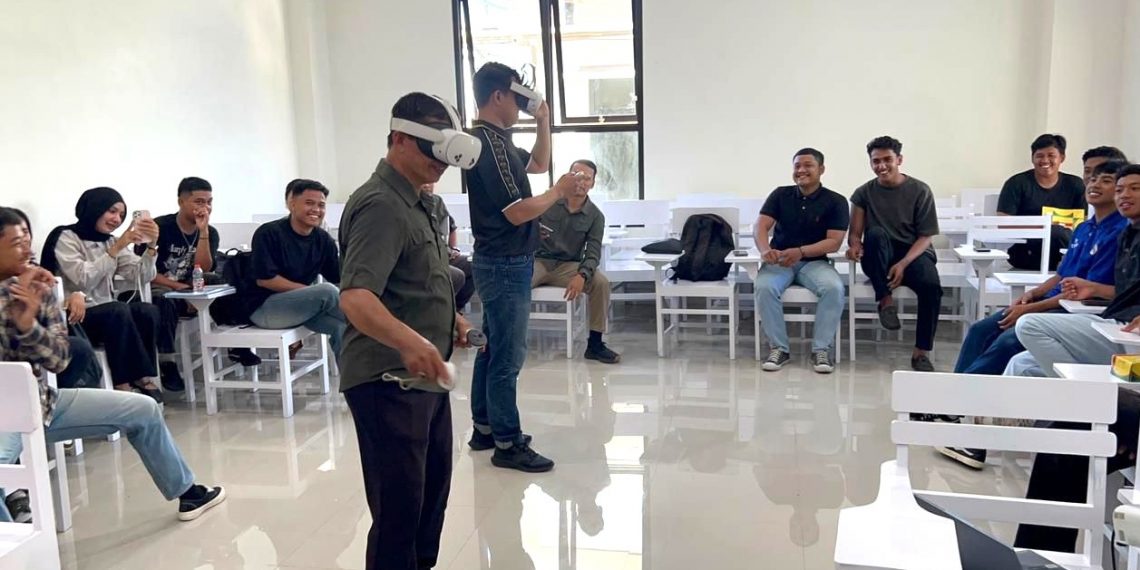 Prodi S3 Pendidikan Jasmani Unesa Terapkan Pembelajaran Berbasis VR Pada Guru PJOK SMP se Banyuwangi