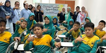 Gelar Pelatihan Menulis Respon, Unesa Dorong Literasi Kritis Siswa SD