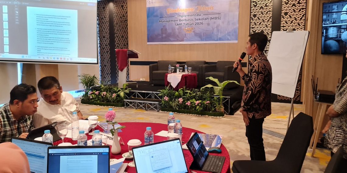 Ikut Bimtek MBS Kemendikdasmen, Spemdalas Gresik Paparkan Strategi Pengelolaam Mandiri dan Peningkatan Mutu Sekolah