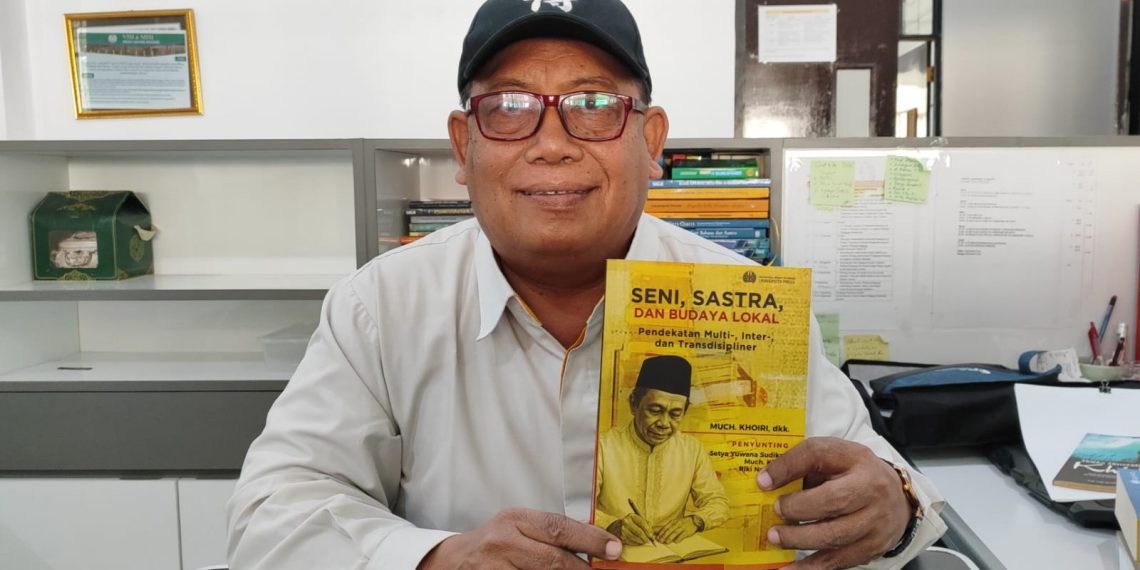 Menyalakan Lilin Keilmuan: Refleksi Editor Buku Seni, Sastra, dan Budaya Lokal