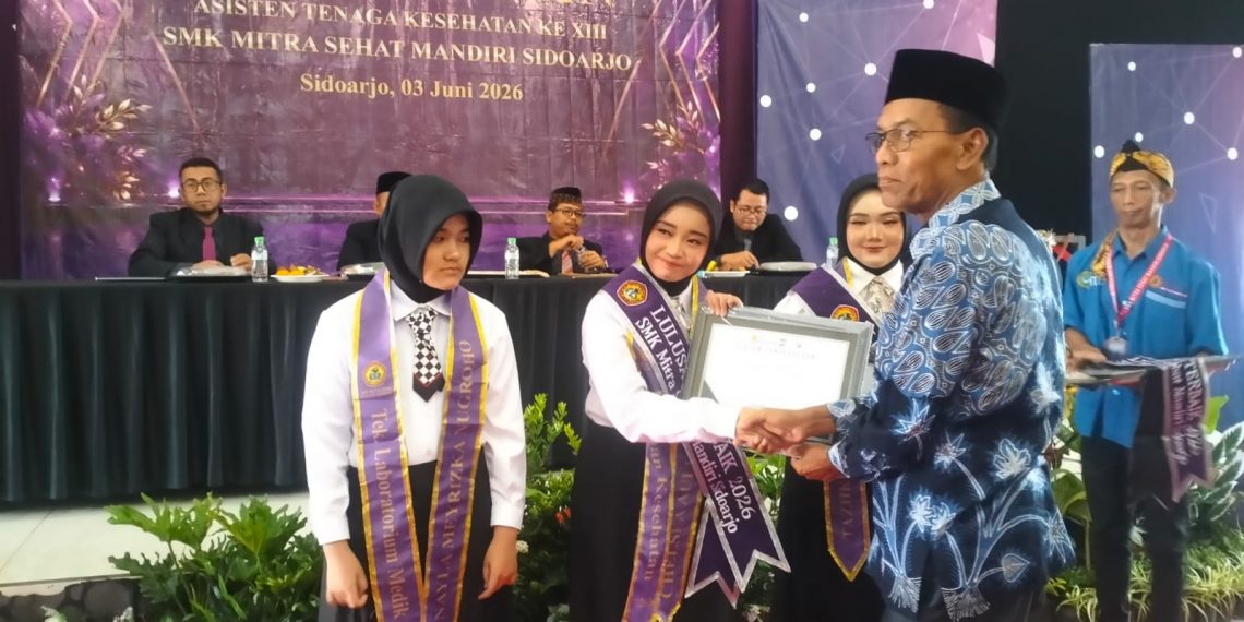 117 Lulusan Kesehatan SMK Mitra Sehat Mandiri Sidoarjo Ikuti Pelantikan dan Pengambilan Sumpah Asisten Tenaga Kesehatan ke-13