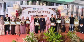 Purnawiyata ke XXVI SMP Negeri 2 Jabon Banyak Apresiasi ke Siswanya