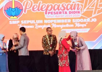 Hafal 5 Juz, Siswi SMP Sepuluh Nopember Sidoarjo Ajak Gen Z Tekuni Baca Al Qur’an