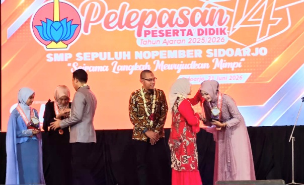 Hafal 5 Juz, Siswi SMP Sepuluh Nopember Sidoarjo Ajak Gen Z Tekuni Baca Al Qur’an