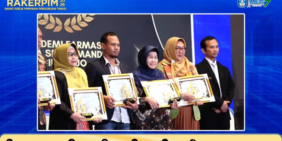 Akademi Farmasi Mitra Sehat Mandiri Sidoarjo Raih Peringkat 5 Anugerah Kampus Unggulan LLDIKTI VII 2026