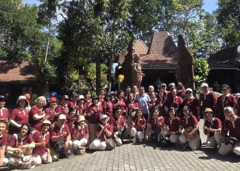 Ketika Lansia Bertemu Mbok Turah di Omah Petroek