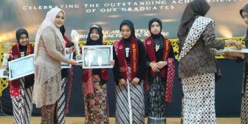MI Ma’arif Ketegan Sidoarjo Usung Budaya Nusantara dan Semangat Global dalam Farewell Ceremony 2026, Lepas 106 Siswa