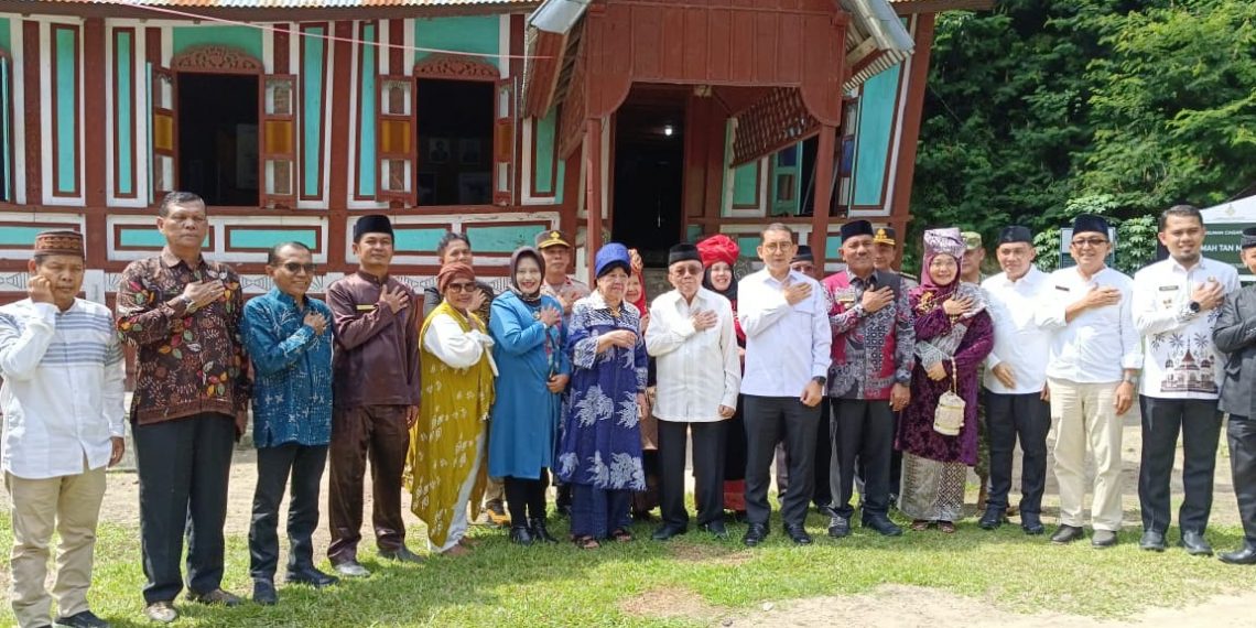 Ramai-ramai Usung Taufiq Ismail Raih Nobel Sastra