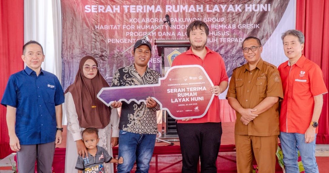 Sekda Gresik Serahkan Puluhan Rumah Bantuan Pakuwon Group dan Habitat Indonesia kepada Warga Campurejo Panceng