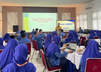 Dongkrak Kompetensi, Guru Spemdalas Ikuti Workshop Coding dan AI bersama Ketua FGM Jatim