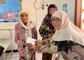 Peringati Tahun Baru Islam, SMK Bina Taruna Wonoayu Berbagi Sesama