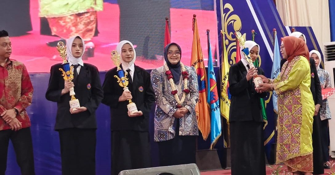 SMK Sepuluh Nopember Berkomitmen Beri Apresiasi Siswanya Yang Berprestasi