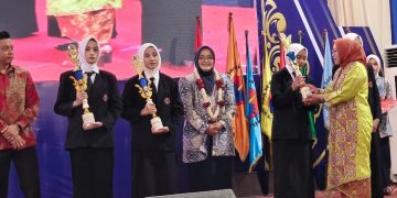 SMK Sepuluh Nopember Berkomitmen Beri Apresiasi Siswanya Yang Berprestasi