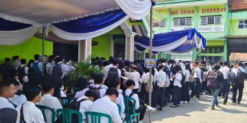 Ribuan Pencari Kerja Serbu ‘Career Day 2026’ di SMK Krian 1 Sidoarjo