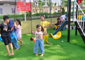 Liburan Sekolah, Alun-Alun Sidoarjo Dipadati Pengunjung Anak-Anak Bermain