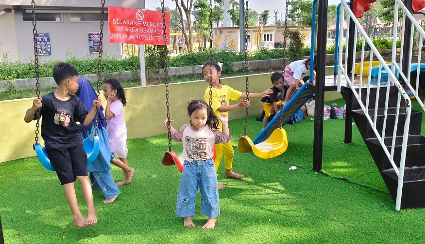 Liburan Sekolah, Alun-Alun Sidoarjo Dipadati Pengunjung Anak-Anak Bermain