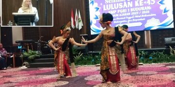 Dinas Dikbud Sidoarjo  Beri Apresiasi Penampilan Siswa KKSB SMP PGRI 1 Buduran