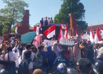 Ratusan Relawan SPPG Tolak Penghentian Program MBG, DPRD Sidoarjo Minta Dipertahankan dan Diperluas Cakupannya