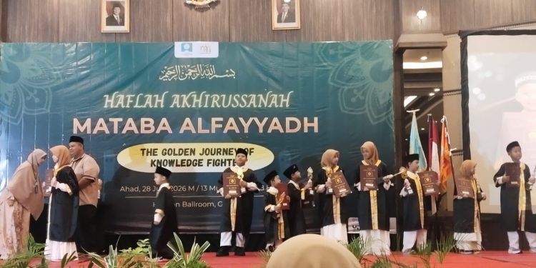 Cetak Generasi Qurani: Haflah Akhirussanah MATABA Al-Fayyadh 2026 Sukses Digelar Khidmat beserta Restu Tokoh Gontor