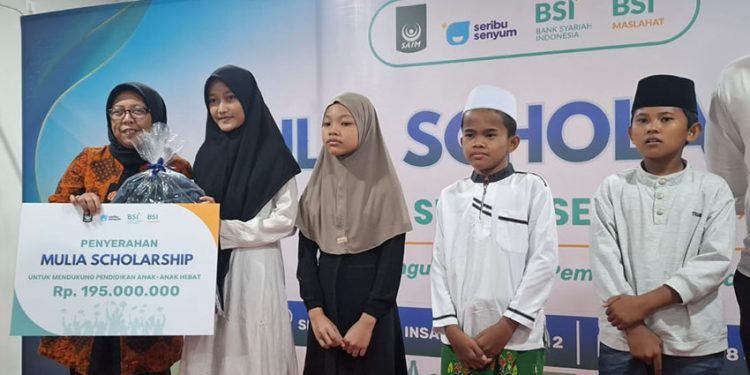 150 Siswa Duafa Terima Mulia Scholarship