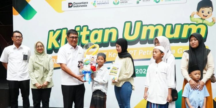 Momen HUT ke-54, Petrokimia Gresik Fasilitasi Khitan Gratis untuk 100 Anak di Gresik dan Sekitarnya