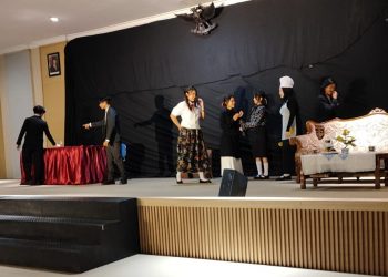 Sastra Inggris FBS Unesa Pentaskan 12 Drama, Apresiasi pun Mengalir dari Penonton