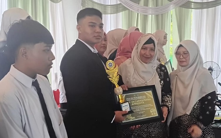Penuh Haru, Siswa SMP Negeri 2 Sukodono Dilepas Untuk Meraih Mimpi Setinggi Langit