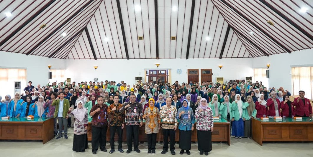 Beasiswa Tak Surut Meski APBD Turun, Pemkab Bojonegoro Bekali 203 Mahasiswa