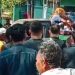Warga Gulomantung Demo Kantor Camat Kebomas: Tolak Operasional Perusahaan Logam, Khawatir Gangguan Lingkungan dan Kesehatan