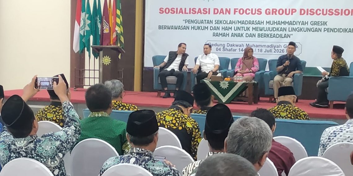 Guru Muhammadiyah Gresik Dibekali Wawasan Hukum dan HAM untuk Hadirkan Sekolah Ramah Anak dan Berikan Perlindungan Hukum