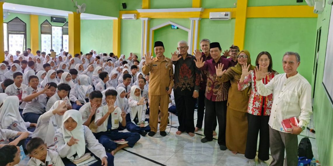 Sambut HUT Kemerdekaan RI, FPK Gresik Ajak Siswa Perkuat Cinta dan Persatuan terhadap NKRI