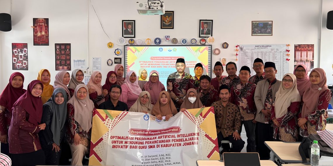 Transformasi Digital Pendidikan, Dosen Matematika Unesa Latih Guru SMA di Jombang Manfaatkan Artificial Intelligence