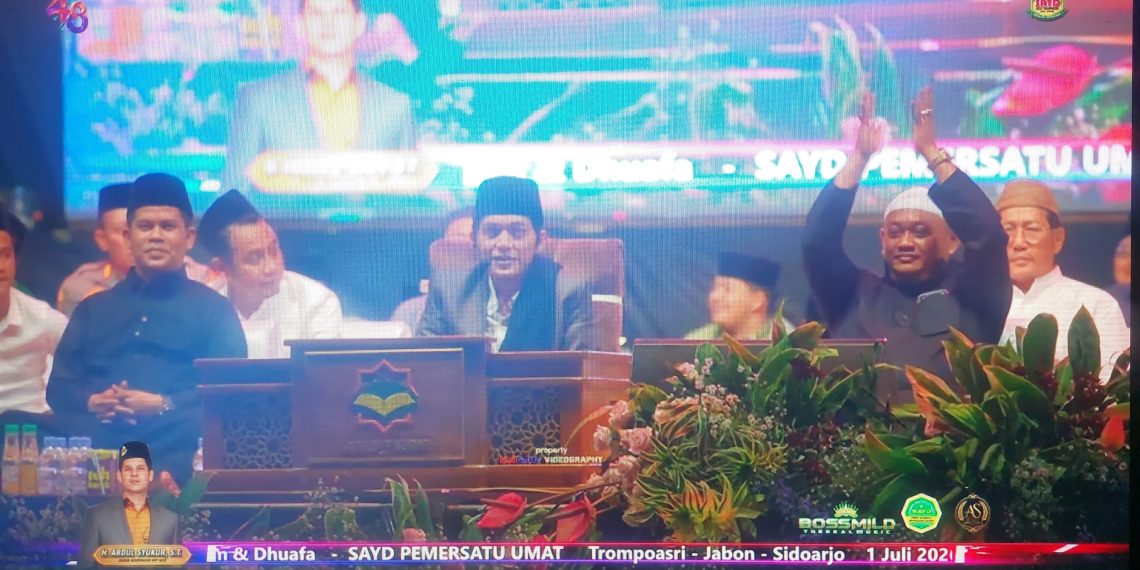 Ribuan Jamaah SAYD di Jabon Ikuti Sholawatan Bersama Gus Iqdam