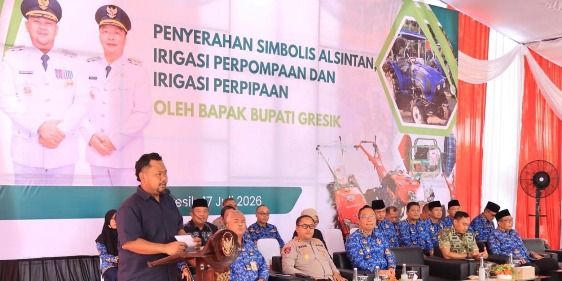 Serahkan Bantuan Alsintan ke Petani, Bupati Yani Tekankan Perkuat Ketahanan Pangan Daerah