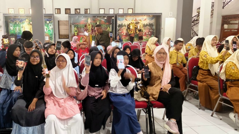 Isi Liburan Sekolah, Siswa SD SMP Sidoarjo Belajar Jadi Konten Kreator di Museum Mpu Tantular