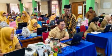 Guru SMA Negeri 1 Gedangan Tingkatkan Kompetensinya Memanfaatkan Kecerdasan AI
