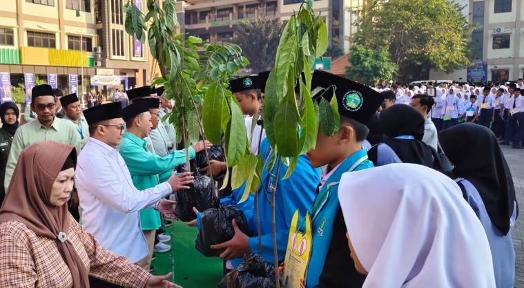 YPM Sidoarjo Siapkan Kompetensi Siswanya Lewat Hutan Wakaf