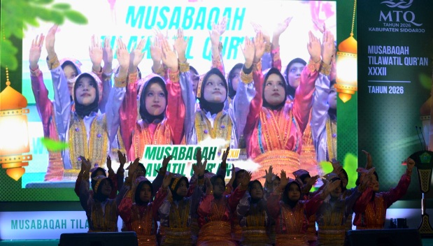 Tari Saman Siswa SMA Negeri 1 Sidoarjo Tampil Memukau di Pembukaan MTQ XXXII 2026