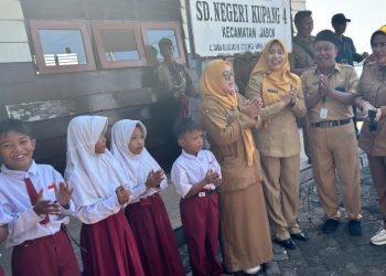 Wakil Bupati Sidoarjo Tinjau Sekolah Terpencil dan Memprihatinkan