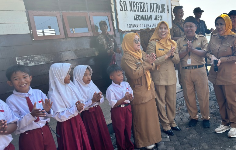 Wakil Bupati Sidoarjo Tinjau Sekolah Terpencil dan Memprihatinkan
