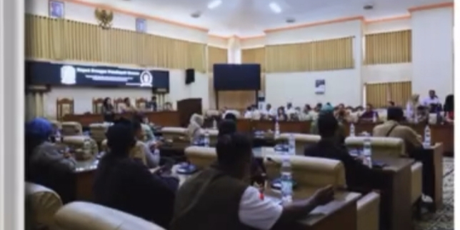 DPRD Banyuwangi Bahas Pemindahan Tiang dan Gardu Listrik Bersama KPJ Laskar Putih