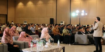 Ustaz Sonny Abi Kim Beri Edukasi dan Inspirasi Keluarga Besar PI Raudlatul Jannah