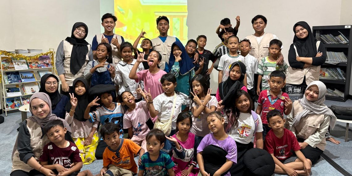 Festival Literasi ITS Hidupkan Semangat Belajar dan Kearifan Lokal di Desa Watestanjung, Gresik