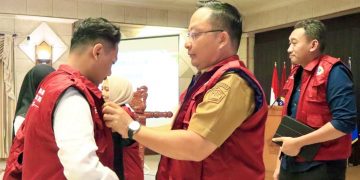 Lepas 200 Mahasiswa KKN Unigres, Wabup Gresik Dorong Hadirkan Solusi Nyata bagi Desa
